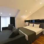 Nish & 3* Istambul