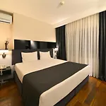 Hotel Nish & Istambul