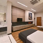 Hotel Nish &