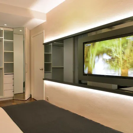 Hotel Nish & 3*