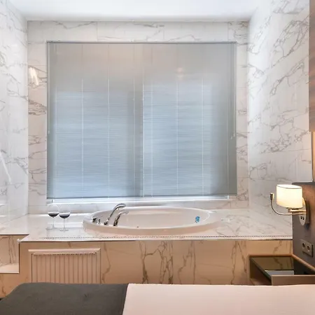 Nish Suites&hotel Otel
