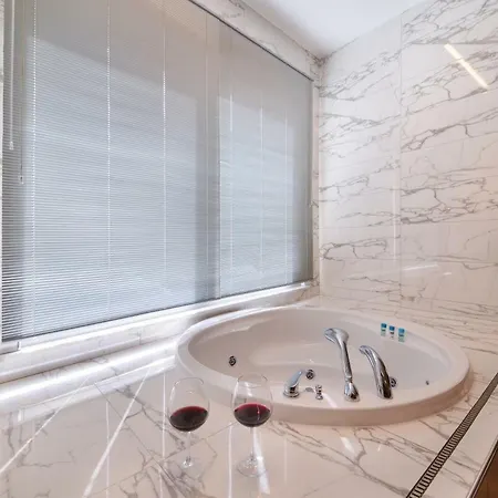 Hotel Nish & Istambul