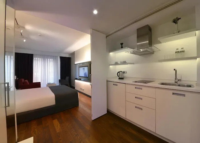 Nish Suites&hotel Otel 3*