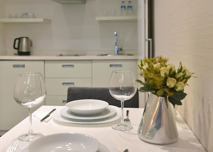 Otel Nish Suites&hotel 3*