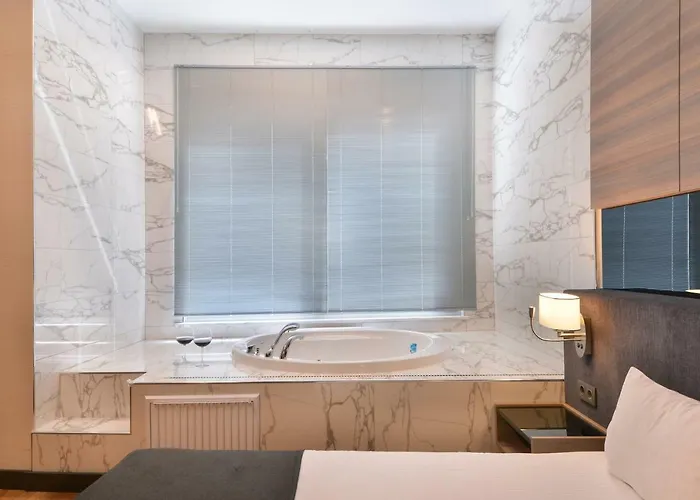 Nish Suites&hotel Otel