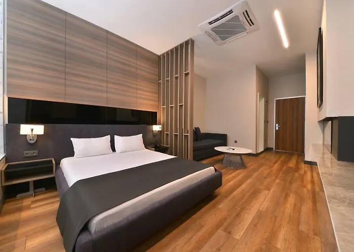 Nish Suites&hotel Otel