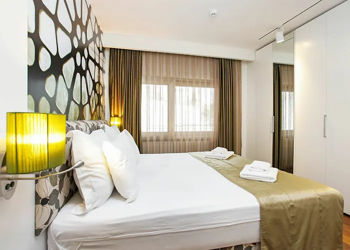 Nish Suites&hotel Otel 3*