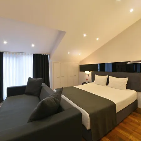 Nish & 3* Provincia di Istanbul