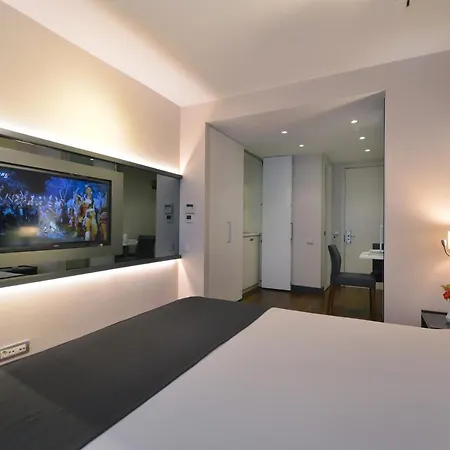 Nish & Hotel Provincia di Istanbul