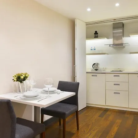 Nish & 3* Provincia di Istanbul