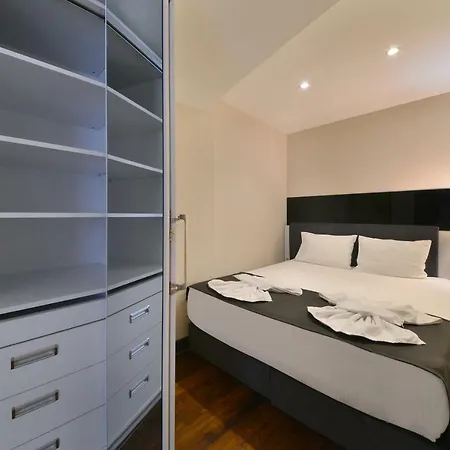 Nish & Hotel Provincia di Istanbul