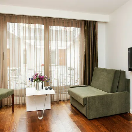 Nish & 3* Provincia di Istanbul